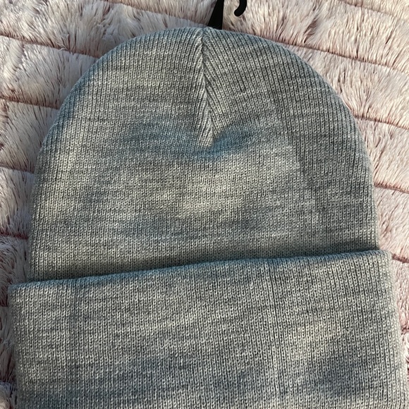 Winter hat - Picture 2 of 5